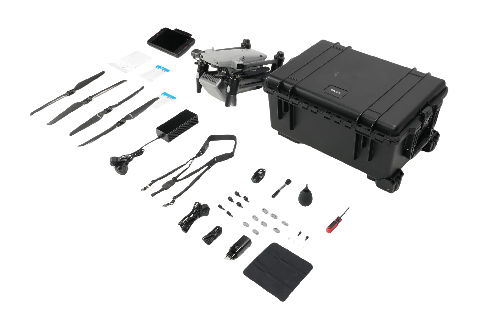 Lieferumfang des Alpha Tracer mit Koffer, Fluggerät, Controller und Zubehör